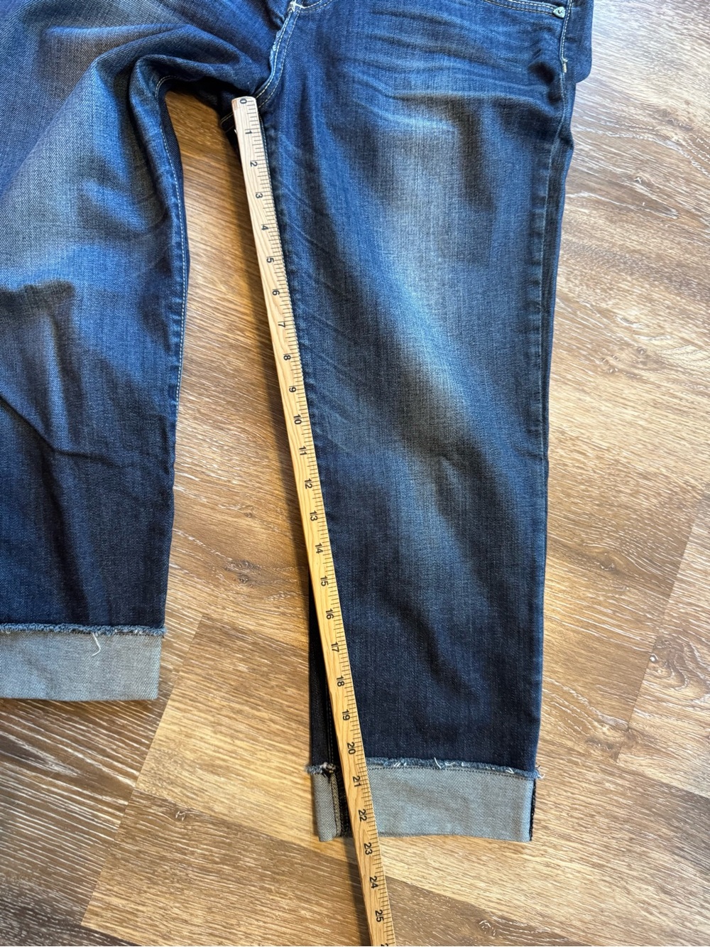 Kut From The Kloth Dark Wash Cropped Jeans with Cuffed Hem - Capri Sz 8 - Picture 6 of 12